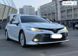 Седан Toyota Camry VIII (XV70) 2020 у Києві