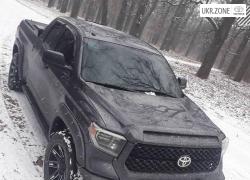 Пикап двойная кабина Toyota Tundra II Рестайлинг 2017 в Мостиске
