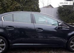 Седан Toyota Avensis 2011 у Умані