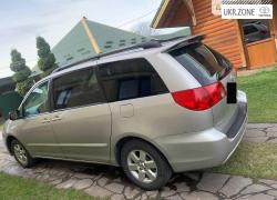 Минивэн Toyota Sienna II Рестайлинг 2006 в Сокале