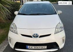 Хетчбек 5 дверей Toyota Prius 2015 у Харкові