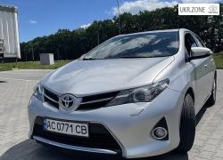 Хетчбек 5 дверей Toyota Auris 2012 у Луцьку