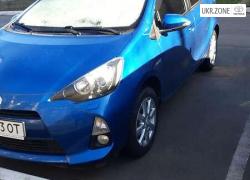 Хэтчбек 5 дверей Toyota Aqua 2014 в Кривом Роге
