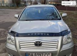 Лифтбек Toyota Avensis II 2004 в Гайвороне