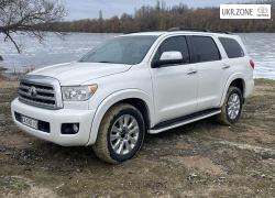 Внедорожник 5 дверей Toyota Sequoia II 2013 в Умане