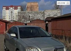 Седан Toyota Avensis II 2005 у Львові