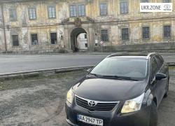 Універсал 5 дверей Toyota Avensis 2011 у Києві