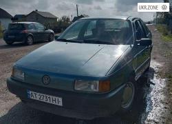 Седан Volkswagen Passat III (B3) 1990 в Долине