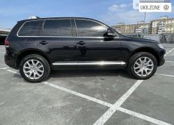 Внедорожник 5 дверей Volkswagen Touareg I Рестайлинг 2008 в Киеве