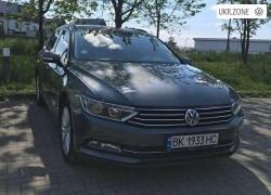 Универсал 5 дверей Volkswagen Passat VIII (B8) 2017 в Ровно