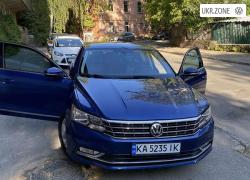 Седан Volkswagen Passat VIII (B8) 2016 в Киеве