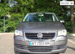 Компактвен Volkswagen Touran I Рестайлінг 2007 у Чернівцях