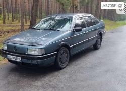 Седан Volkswagen Passat III (B3) 1989 в Славуте
