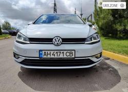 Хэтчбек 5 дверей Volkswagen Golf VII Рестайлинг 2017 в Киеве