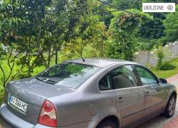 Седан Volkswagen Passat 2001 в Иршаве