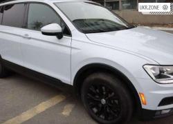 Внедорожник 5 дверей Volkswagen Tiguan II 2017 в Ужгороде