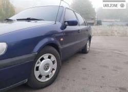 Седан Volkswagen Passat 1996 у Рівному