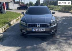 Седан Volkswagen Passat VIII (B8) 2016 в Днепре