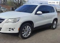 Внедорожник 5 дверей Volkswagen Tiguan I 2010 в Полтаве