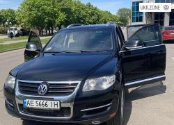 Внедорожник 5 дверей Volkswagen Touareg I Рестайлинг 2008 в Кривом Роге