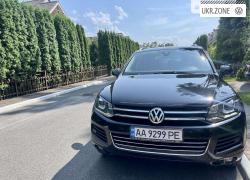 Внедорожник 5 дверей Volkswagen Touareg 2014 в Киеве