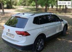 Внедорожник 5 дверей Volkswagen Tiguan II 2019 в Кривом Роге