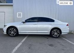 Седан Volkswagen Passat VIII (B8) 2018 в Киеве