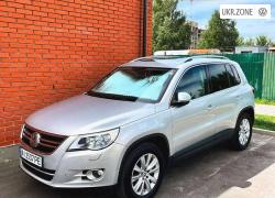 Внедорожник 5 дверей Volkswagen Tiguan 2011 в Киеве