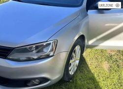 Седан Volkswagen Jetta VI 2013 в Снятыне