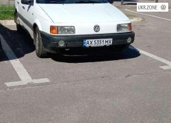 Седан Volkswagen Passat 1993 в Харькове