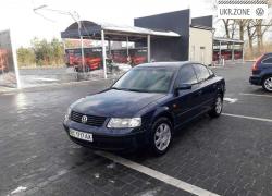 Седан Volkswagen Passat 1997 у Самборі