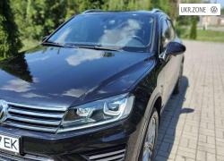 Внедорожник 5 дверей Volkswagen Touareg II Рестайлинг 2015 в Прилуках