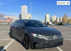 Седан Volkswagen Passat VIII (B8) 2016 в Киеве