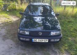 Седан Volkswagen Passat 1994 в Калиновке