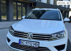 Внедорожник 5 дверей Volkswagen Touareg II Рестайлинг 2015 в Новояворовске