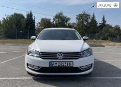 Седан Volkswagen Passat 2014 в Житомире