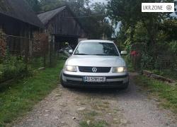 Седан Volkswagen Passat V (B5) 1999 в Ужгороде