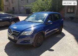 Внедорожник 5 дверей Volkswagen Tiguan I 2010 в Харькове