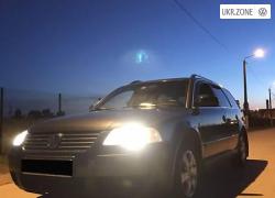 Универсал 5 дверей Volkswagen Passat 2001 в Коростене