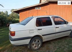Седан Volkswagen Vento I 1993 у Сторожинці