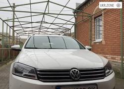 Універсал 5 дверей Volkswagen Passat 2014 у Маріуполі