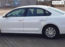 Седан Volkswagen Passat 2014 в Раздельной