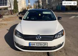 Седан Volkswagen Passat 2014 в Житомире