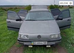 Седан Volkswagen Passat III (B3) 1989 у Борщові