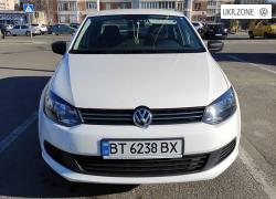 Седан Volkswagen Polo V 2011 в Новояворовске