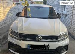 Внедорожник 5 дверей Volkswagen Tiguan II 2019 в Гайсине