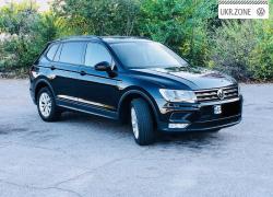 Внедорожник 5 дверей Volkswagen Tiguan II 2017 в Запорожье