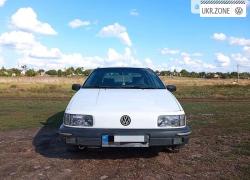 Седан Volkswagen Passat III (B3) 1990 в Казанке