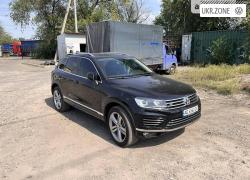 Внедорожник 5 дверей Volkswagen Touareg II Рестайлинг 2016 в Днепре