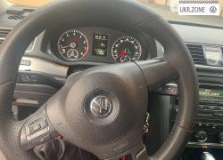 Седан Volkswagen Passat 2015 у Макарові